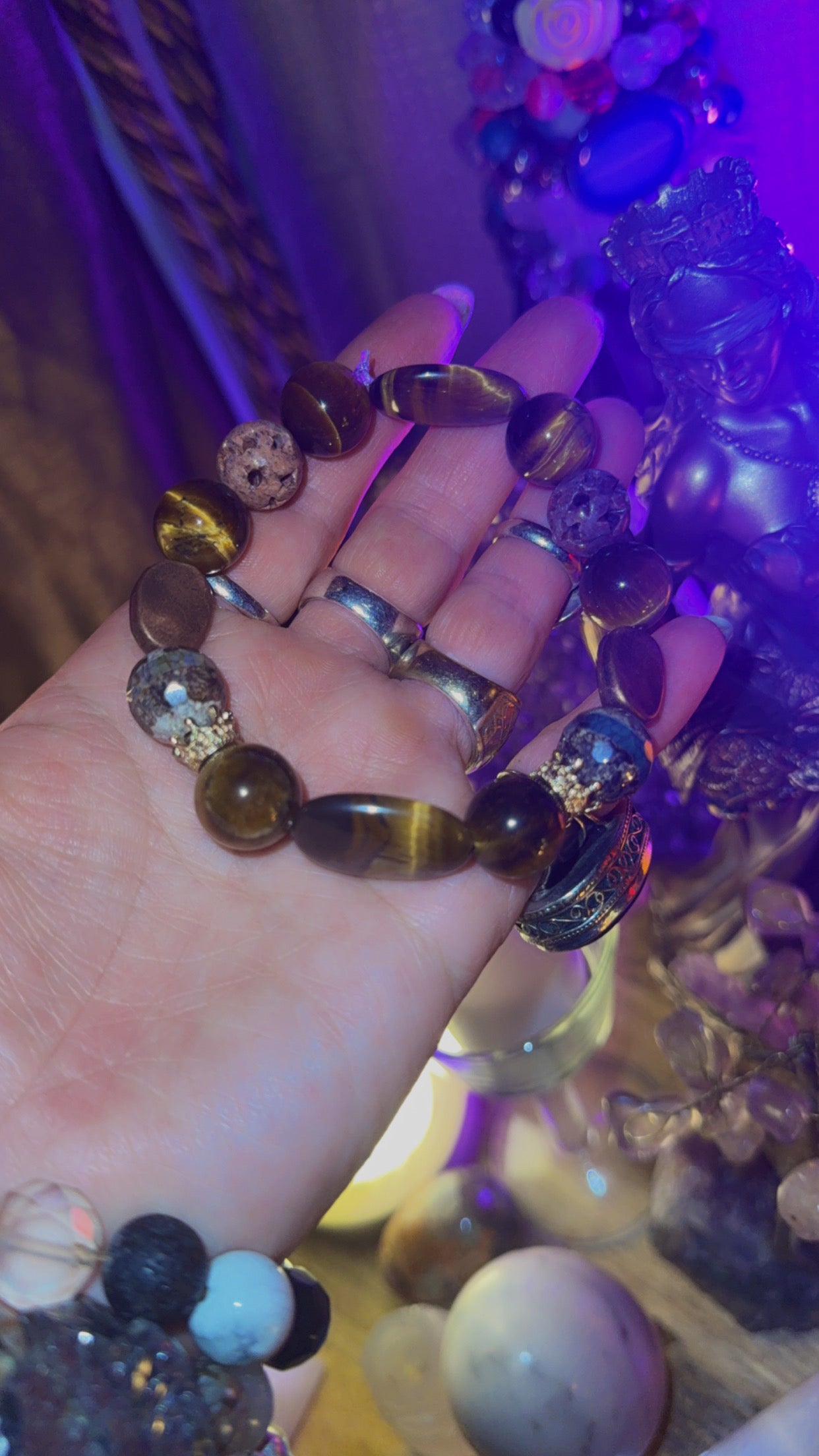 Pulsera entidad diosa fortuna.