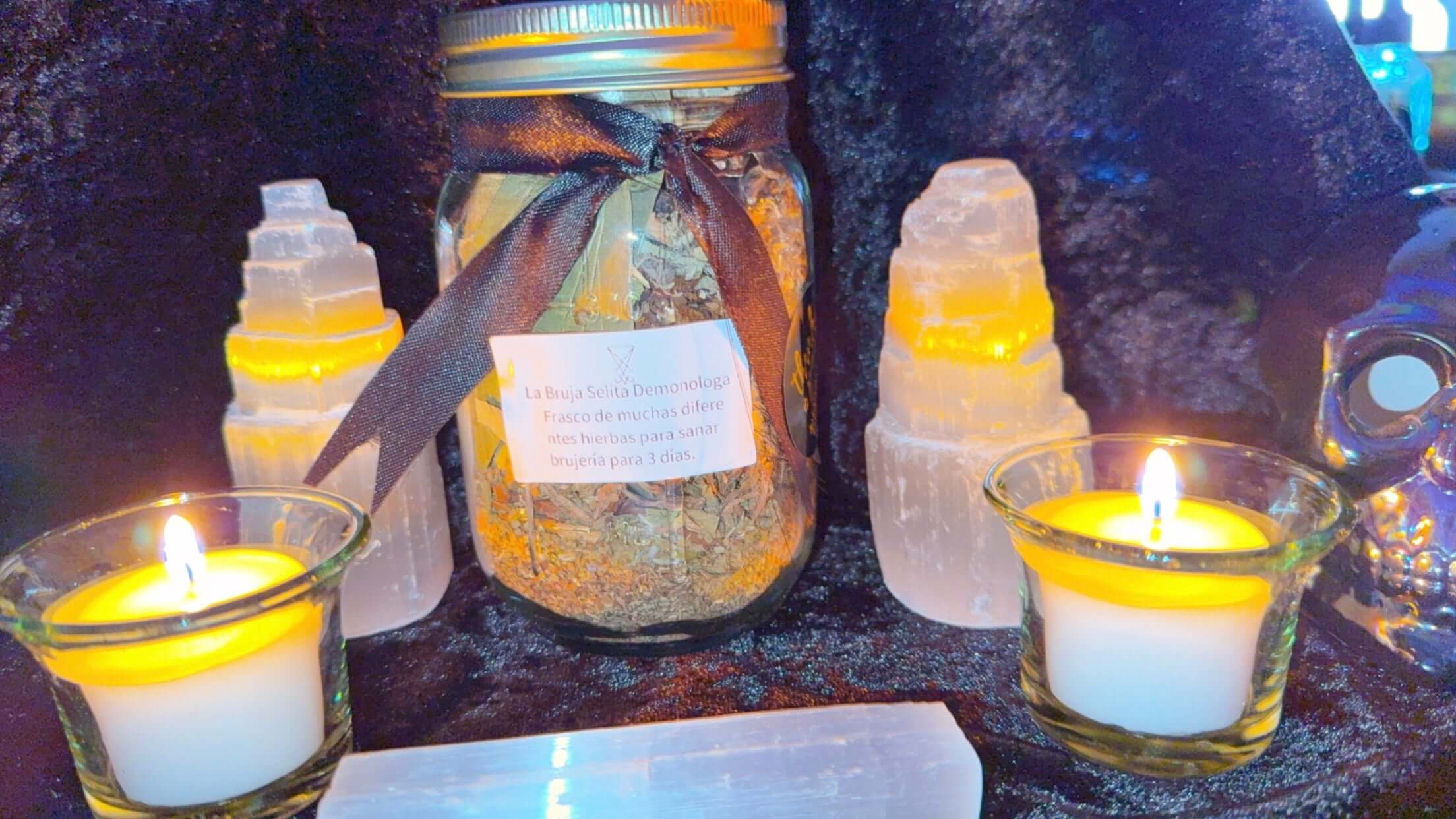 Frasco de hierbas para limpieza espiritual.