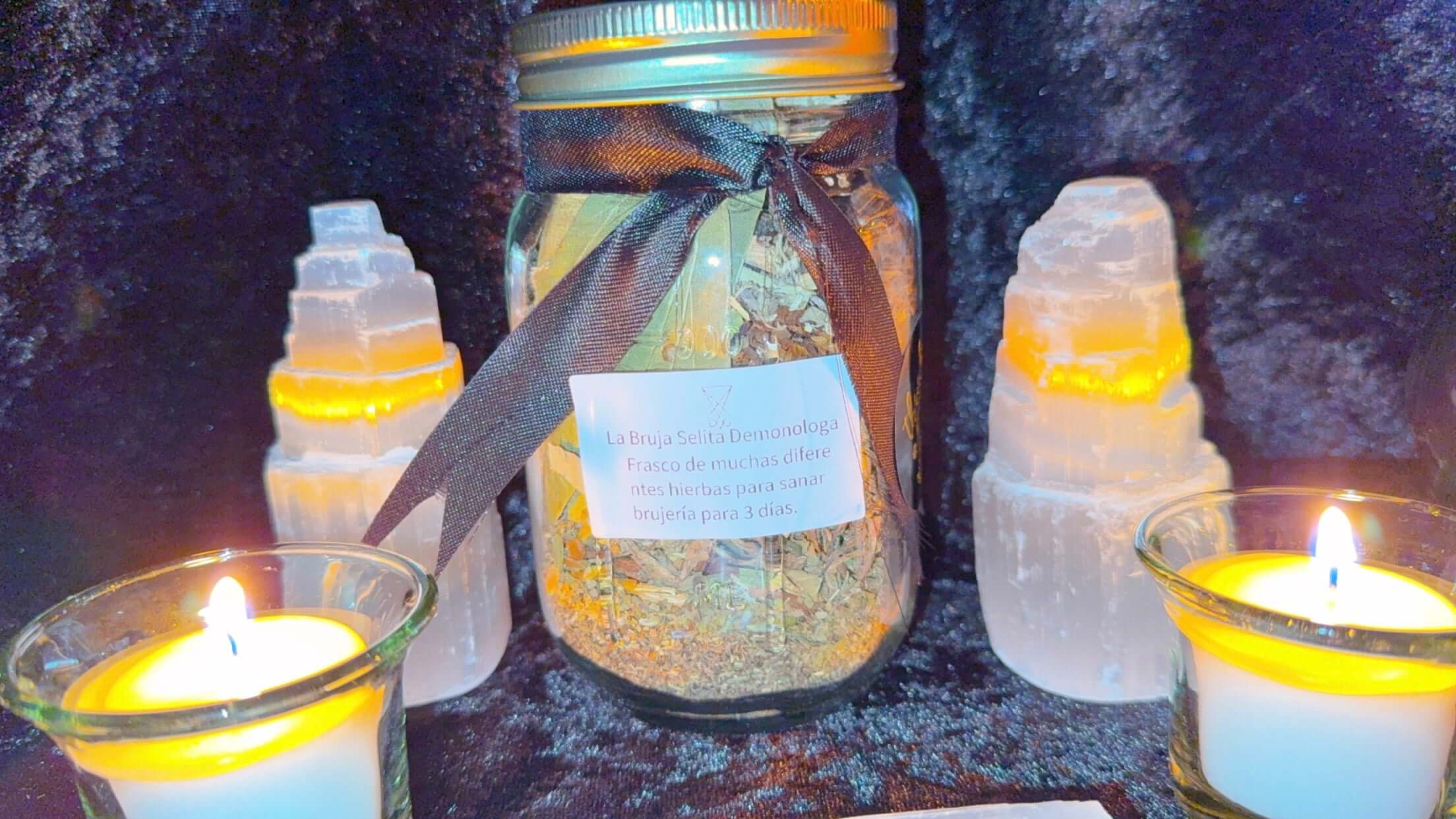 Frasco de hierbas para limpieza espiritual.