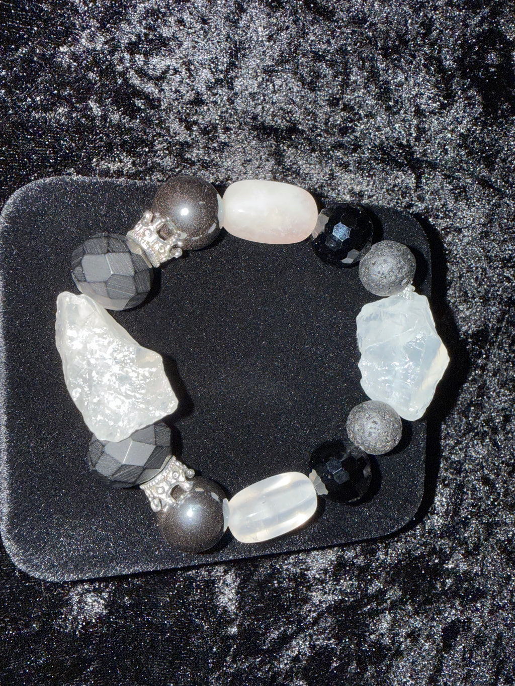 Pulsera la fuerza de la bruja.