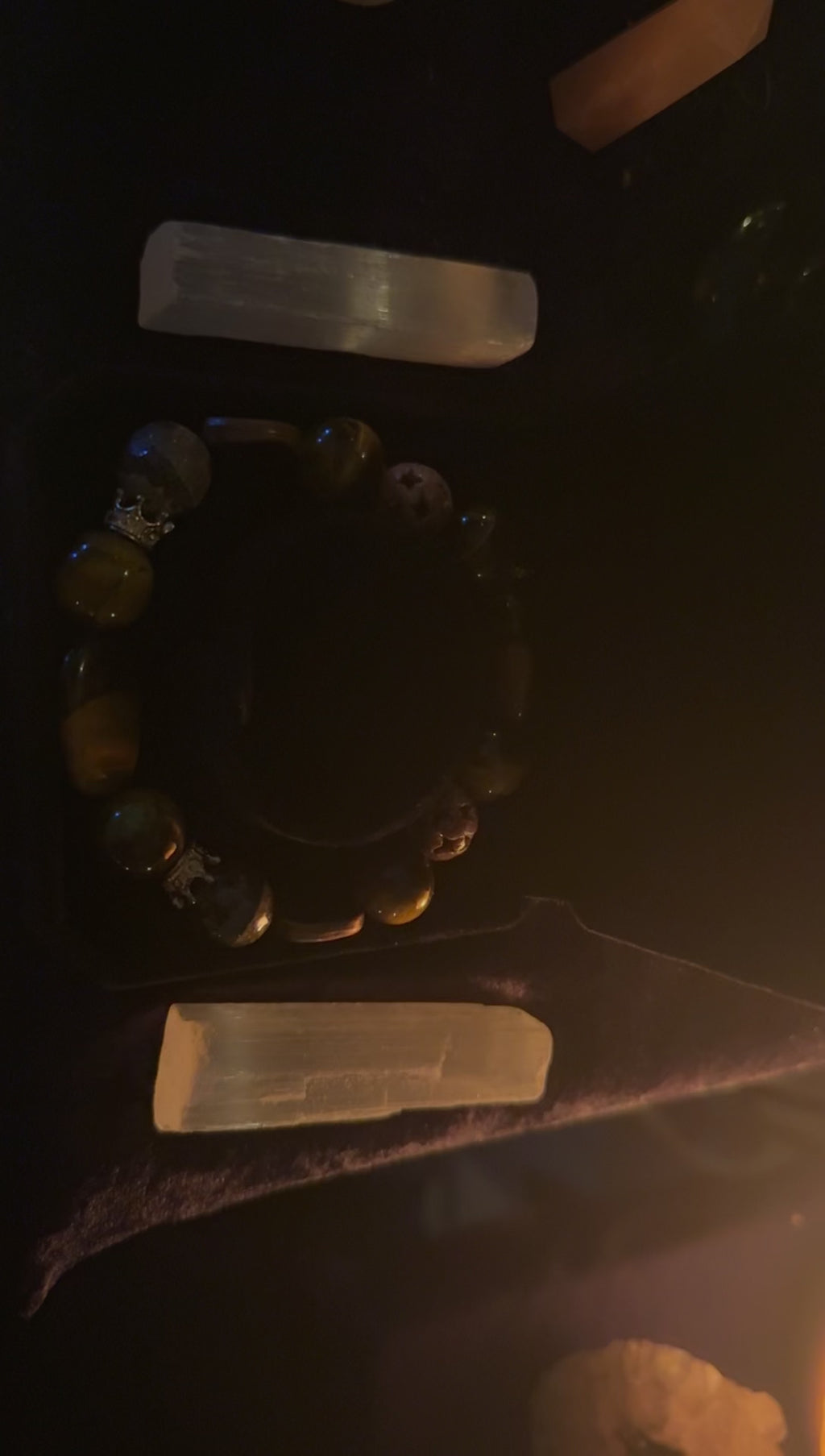 Pulsera entidad diosa fortuna.